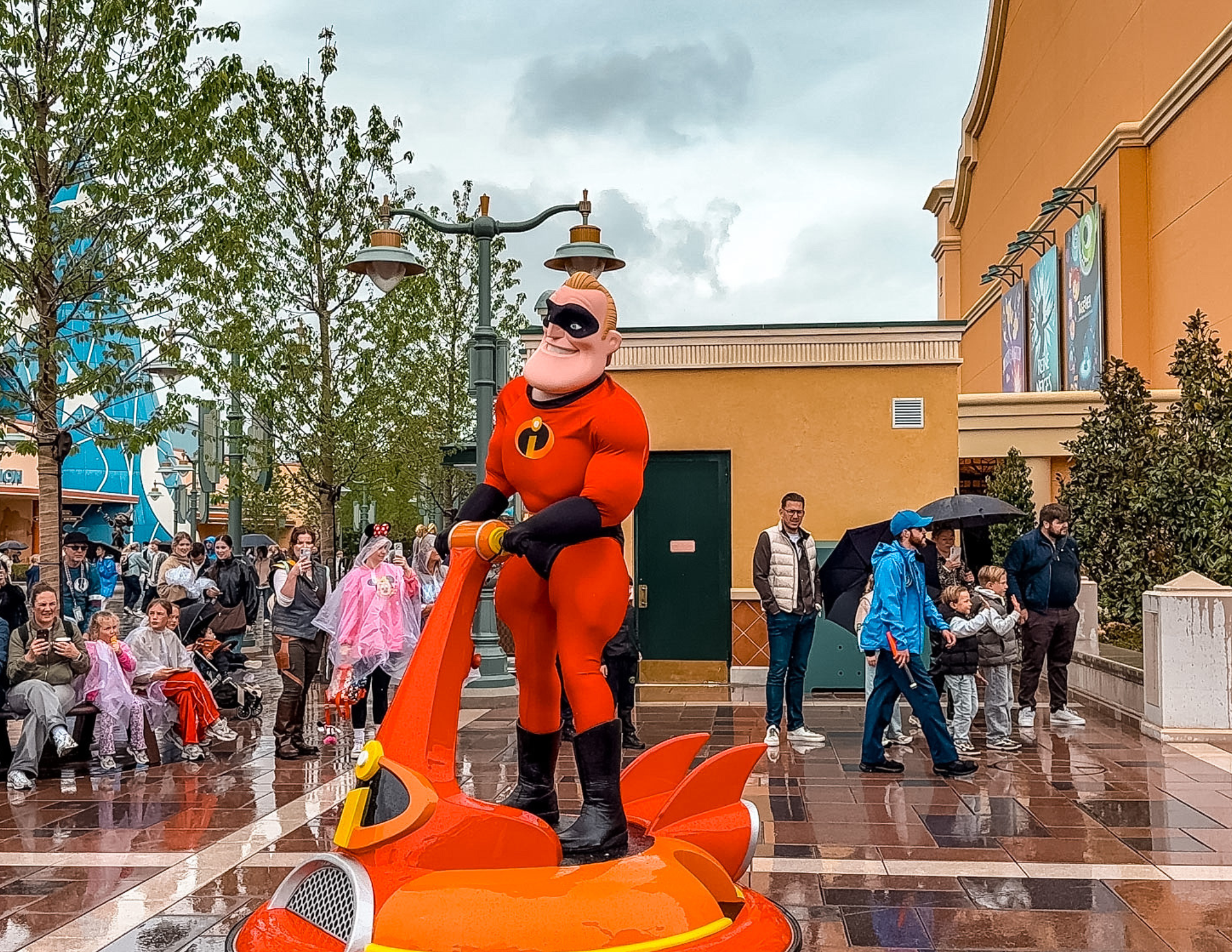 Disneyland Paris Guide (2).png